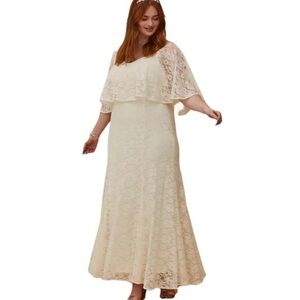 TORRID IVORY LACE CAPELET WEDDING DRESS